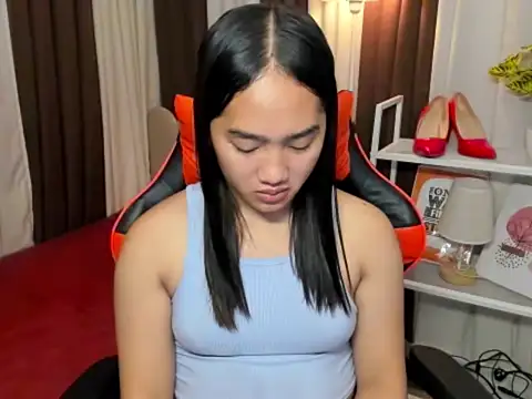 Urasianalodia's Live XXX Chat