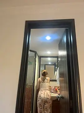 Chat XXX en directo de MiluRossee1
