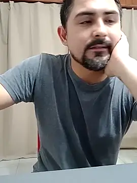 Chat XXX en directo de Bradd_32