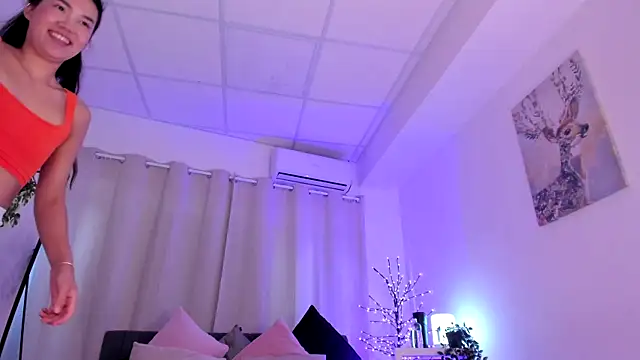 Divine_Madeleine live XXX chat