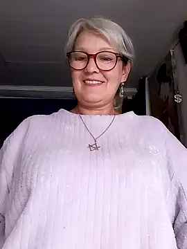 Chat +18 de irinamaux ao vivo