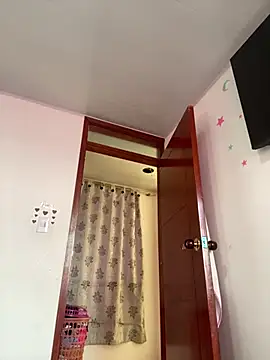 BigbuttBrooklyn_'s Live XXX Chat