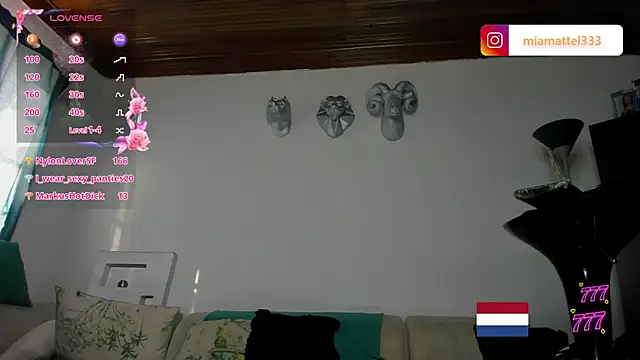 samara_veguz222's Live XXX Chat
