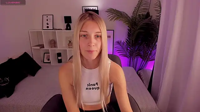 LauraPurrのライブXXXチャット