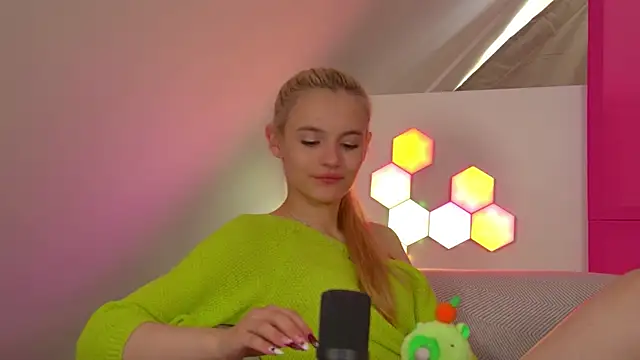 LeaLamour Adlı Modelin Canlı XXX Sohbeti