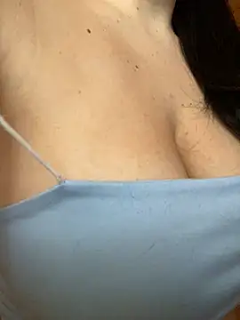 دردشة NattCastillo الجنسية المباشرة