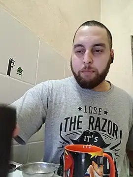 Chat +18 de matvaz21cm ao vivo