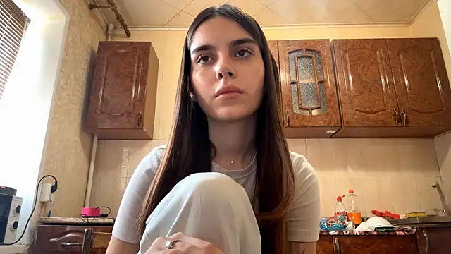 hey_hey_Bella Adlı Modelin Canlı XXX Sohbeti