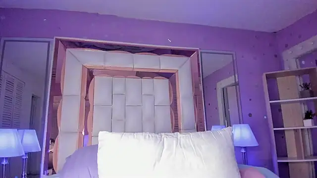 Chat +18 de scarlette_15_ ao vivo