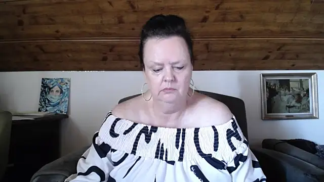Онлайн чат XXX TiffanyMature
