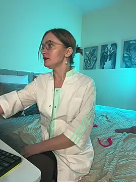 GoldenGoddess-'s Live XXX Chat