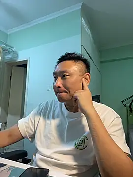 mrcake666 即時 XXX 聊天
