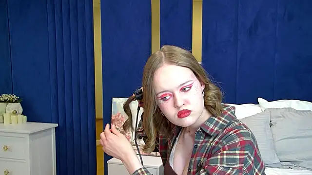 AdaRune élő XXX-chatje