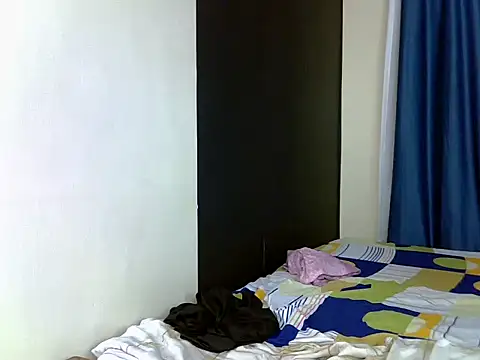 FlirtyMira Chat XXX in diretta