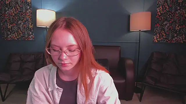 Chat +18 de FloraLarsson ao vivo
