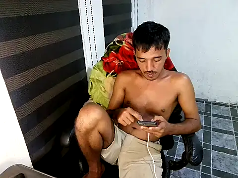 Chat +18 de Spicy_RowyCam ao vivo