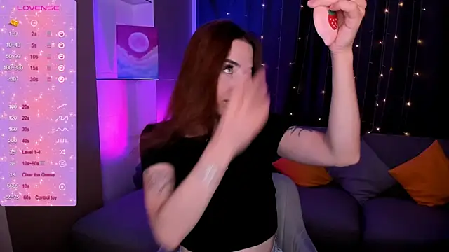 צ'אט XXX בשידור חי של CharliGrace_