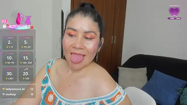 kiraGeinern Live XXX chat