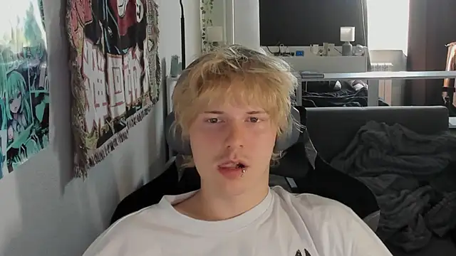 Онлайн чат XXX Benjamin_Bo