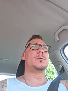 Flashdick91 élő XXX-chatje