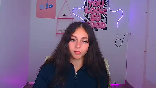 KissMeJulia's Live XXX Chat