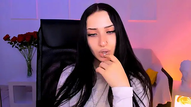 MonicaLowes' Live XXX Chat