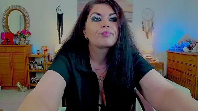 EllenGrace's Live Chat Room