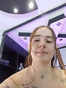 AlliceLover Chat XXX in diretta