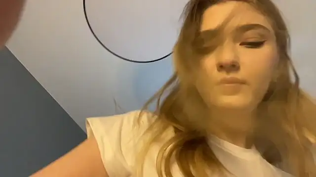 AveryBerkson 现场XXX聊天