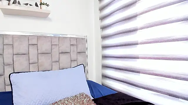 XXX chat uživo modela GIGI_CAMPBEL