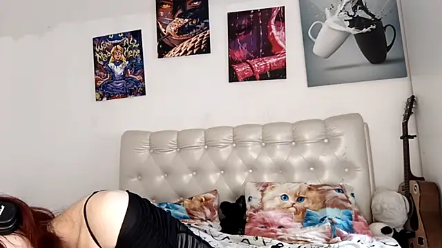 em0emily's Live XXX Chat