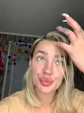 Sextazy Live XXX-Chat
