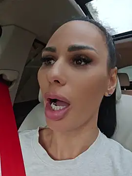 KatiaDivine Chat XXX live