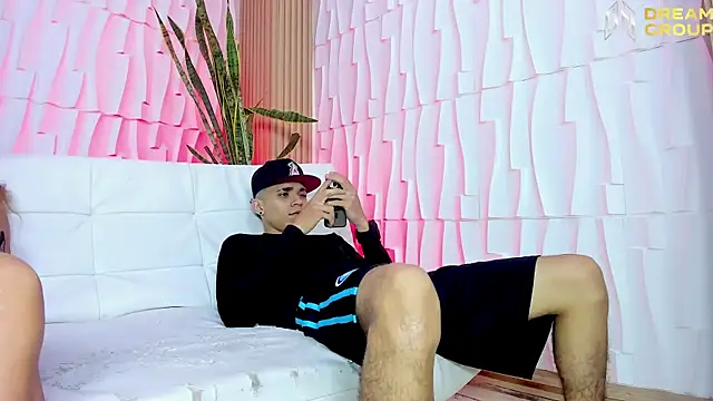 Chatroom XXX en direct de AmazingPartys