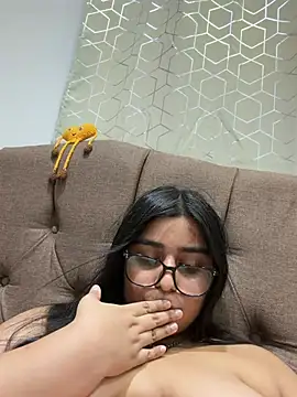 Онлайн чат XXX virginbrunette99