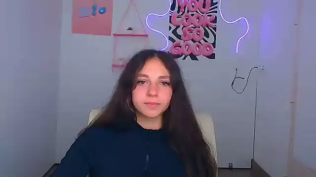 צ'אט XXX בשידור חי של KissMeJulia