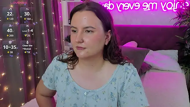 FeralPeach's Live XXX Chat