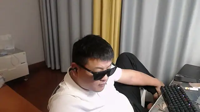 zhang1118 라이브 XXX 채팅