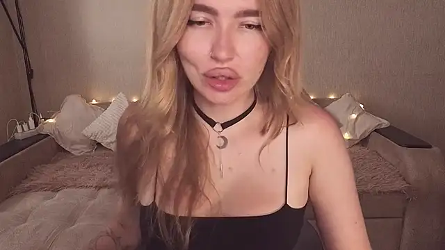 ViolettaLopez élő XXX-chatje