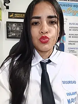 Czat XXX na żywo – MAYE__13