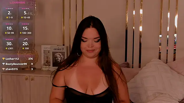 NaomiAster's Live XXX Chat