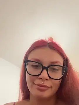 FoxyValentine Adlı Modelin Canlı XXX Sohbeti