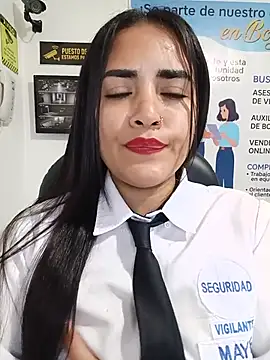 MAYE__13 Adlı Modelin Canlı XXX Sohbeti