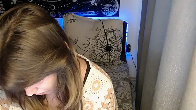 AlienforTwenty's Live XXX Chat