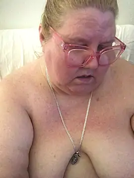 TheMotherPearl Live XXX-chat