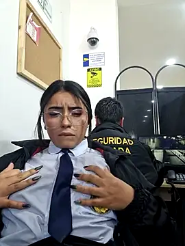Chat +18 de Angela__05 ao vivo