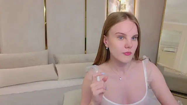Lili_Lohan élő XXX-chatje