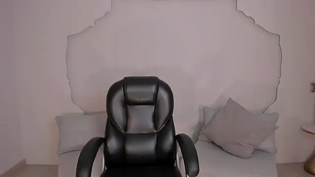 NatalieLewis' Live XXX Chat