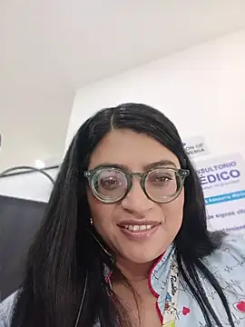 SOFI__10 Adlı Modelin Canlı XXX Sohbeti