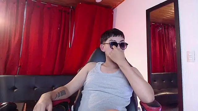 Maximo_Lux Live XXX Chat